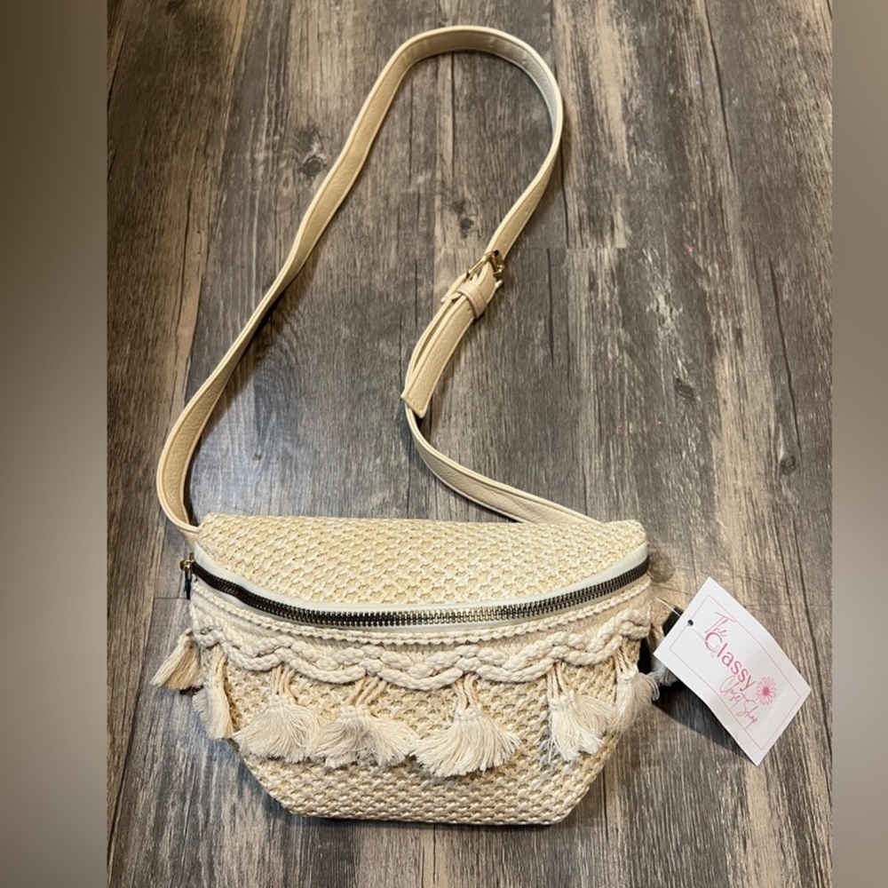 NWT Boho Crochet & Leather Belt Bag With Tassels - Picture 2 of 6